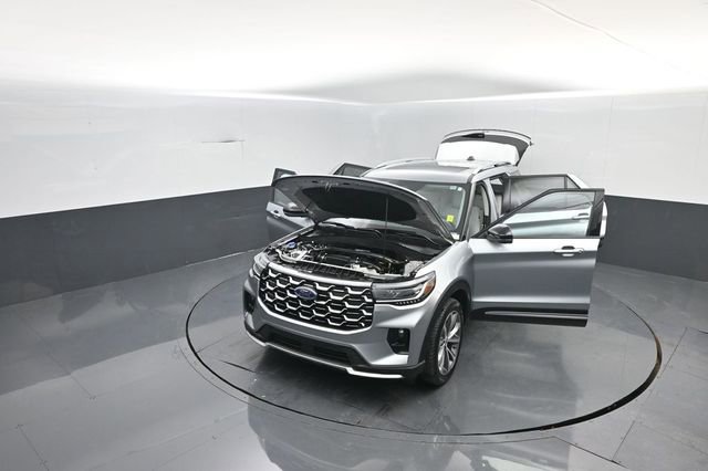 Certified 2025 Ford Explorer Platinum w/ Ultimate Package image 36