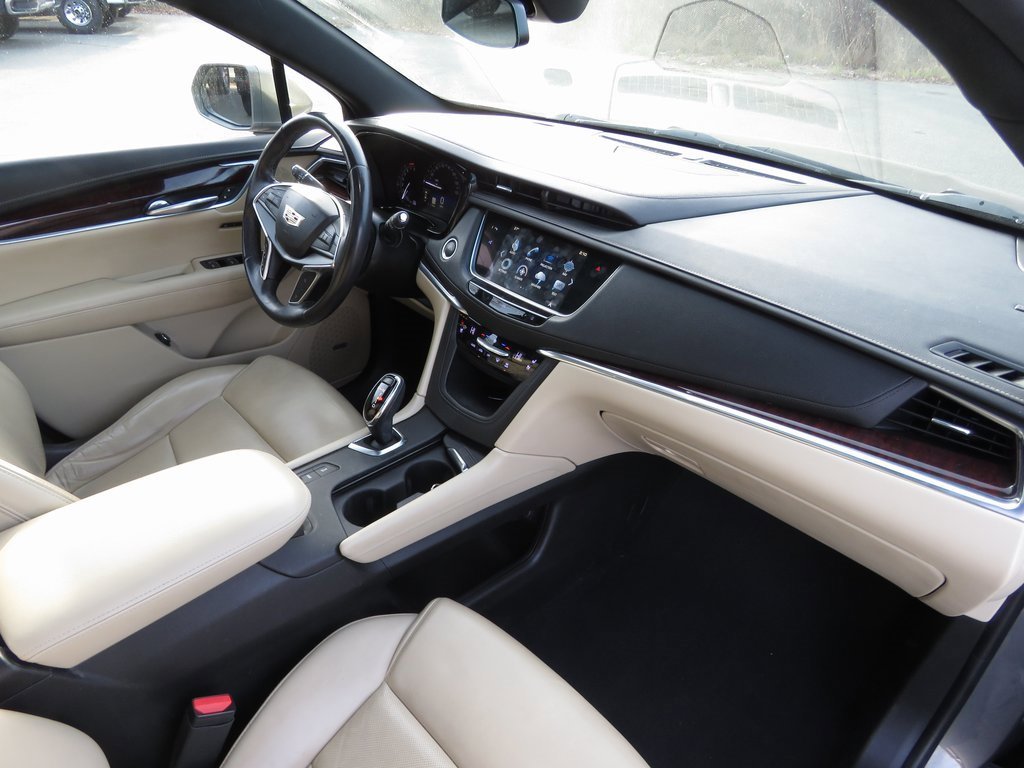 Used 2018 Cadillac XT5 Premium Luxury w/ Driver Assist Package image 15
