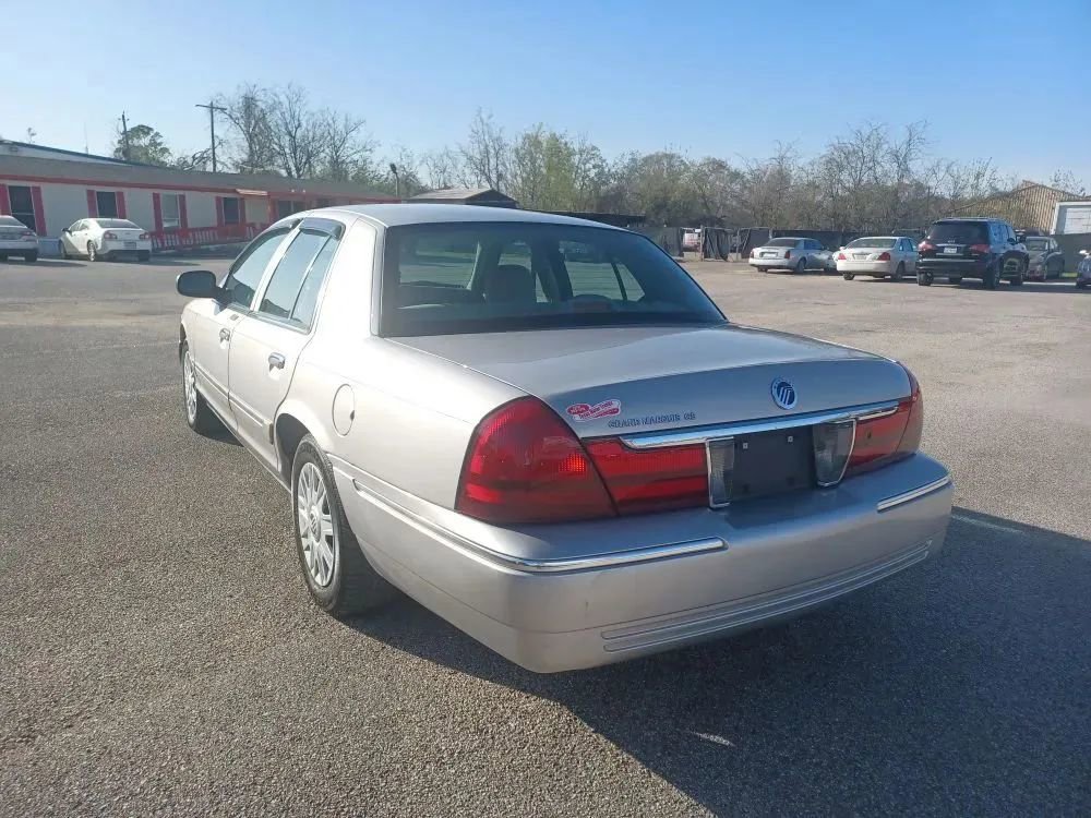 Used 2004 Mercury Grand Marquis GS RWD image 3