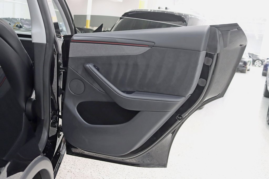 Used 2026 Tesla Model Y AWD image 35