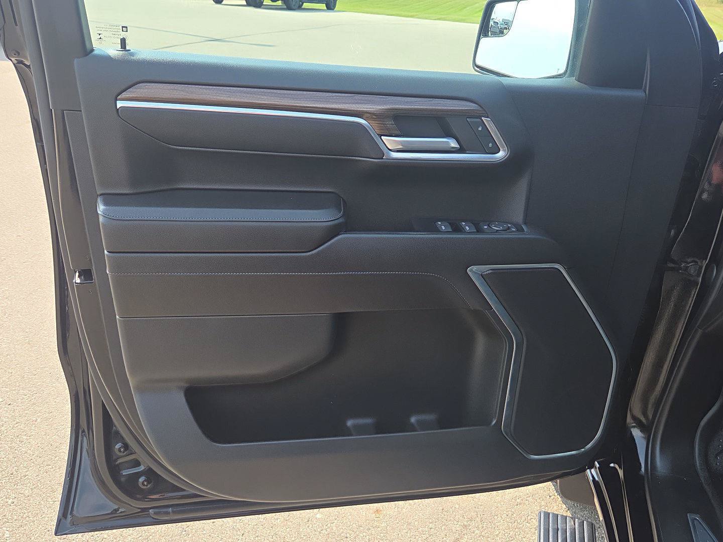 Used 2023 Chevrolet Silverado 1500 RST w/ Z71 Off-Road Package AWD/4WD image 15
