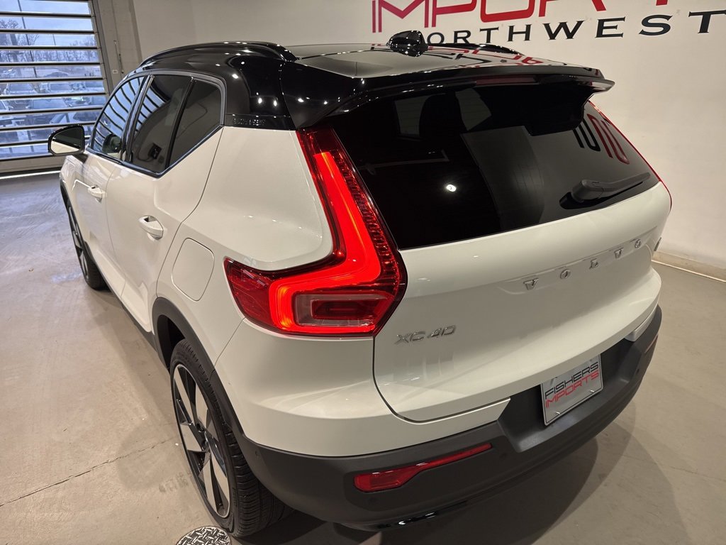 Used 2024 Volvo XC40 Recharge Plus w/ Protection Package Premier image 11