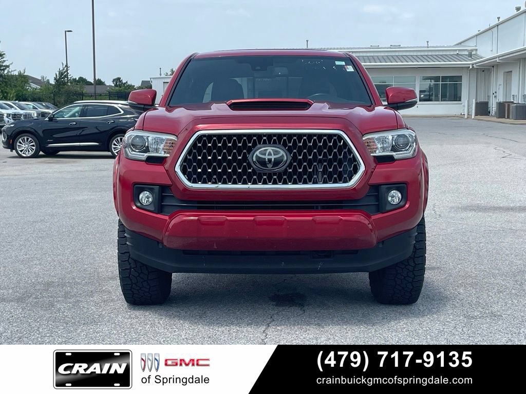 Used 2018 Toyota Tacoma TRD Sport w/ TRD Premium Sport Package AWD/4WD image 2