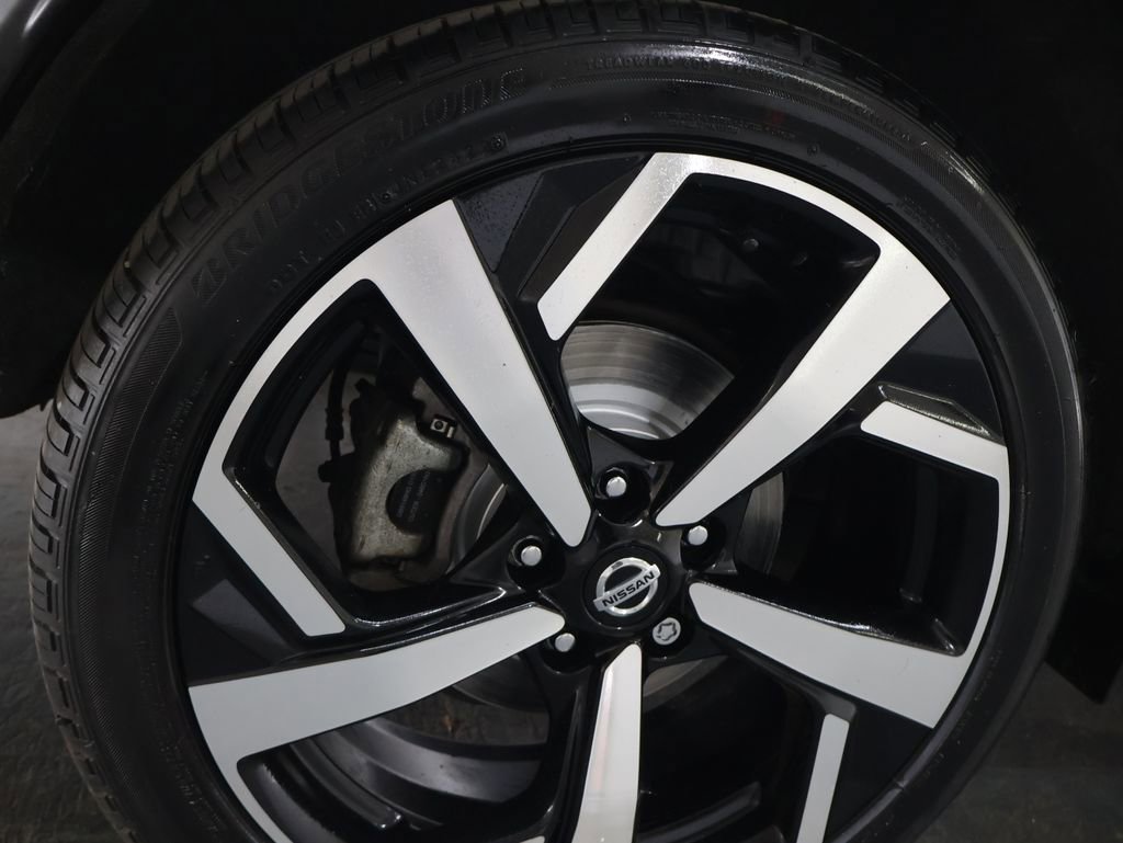 Used 2022 Nissan Rogue Sport SL w/ Premium Package image 32