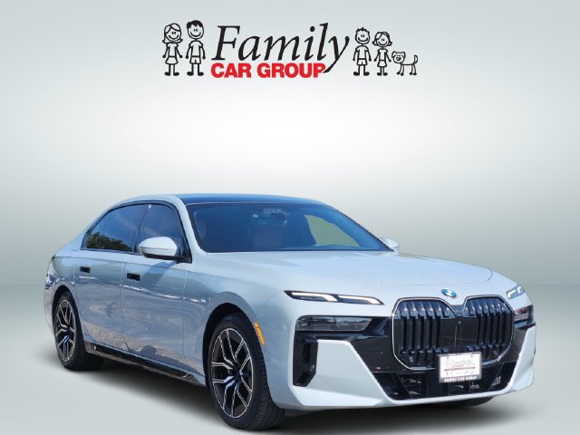 Used 2026 BMW 740i xDrive AWD/4WD image 2