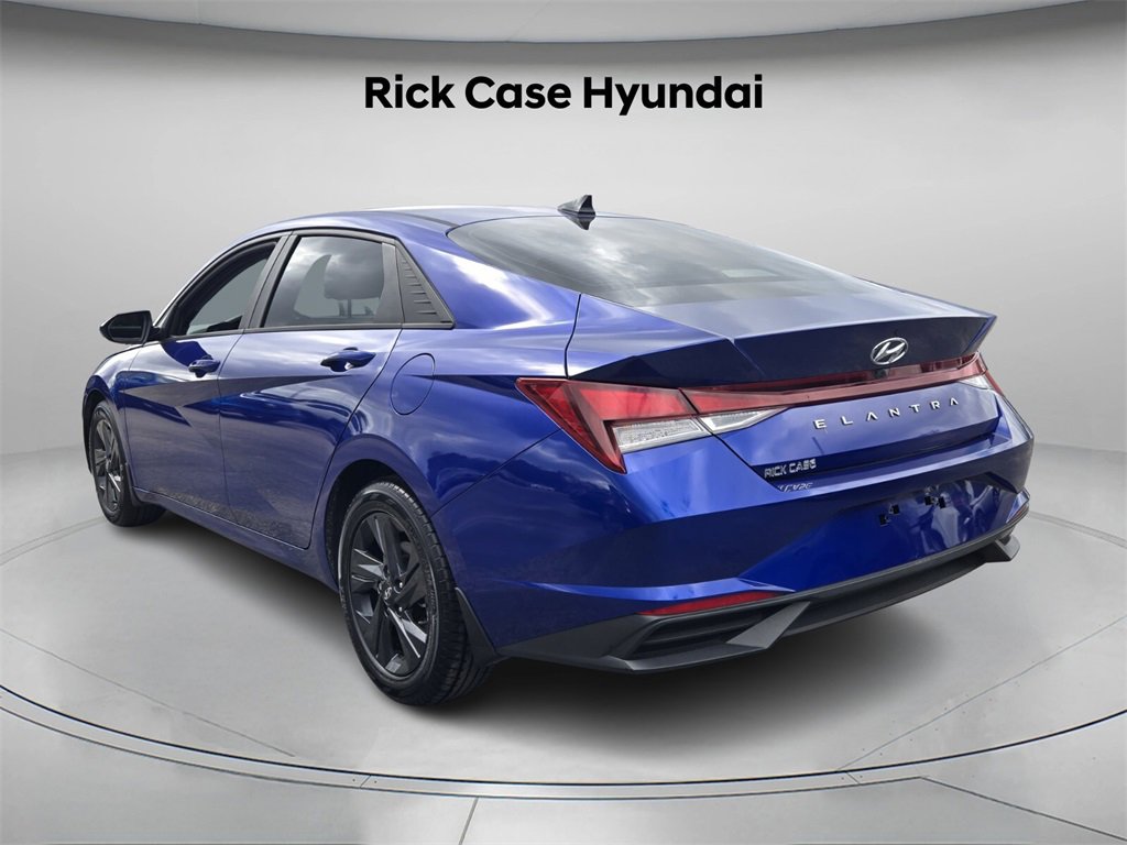Certified 2023 Hyundai Elantra SEL image 7