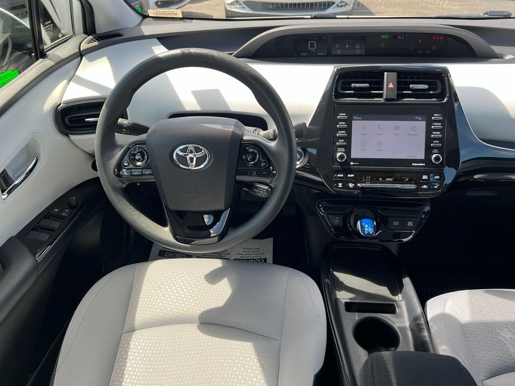Certified 2022 Toyota Prius LE FWD image 29