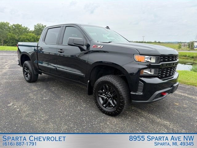 Used 2021 Chevrolet Silverado 1500 Custom Trail Boss w/ Midnight Edition AWD/4WD image 1