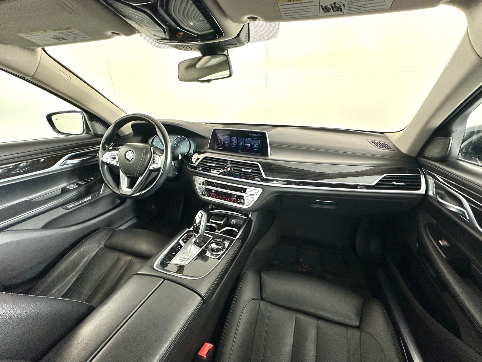 Used 2017 BMW 740i xDrive image 2