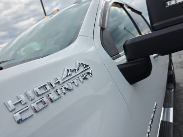 Used 2022 Chevrolet Silverado 2500 High Country w/ LPO, Hitch Package AWD/4WD image 10