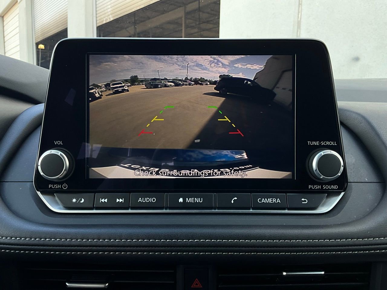 Used 2025 Nissan Rogue SV image 31