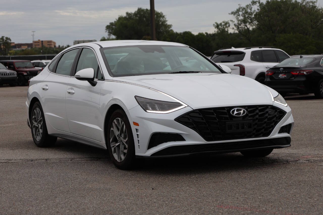 Used 2020 Hyundai Sonata SEL w/ Convenience Package FWD image 4