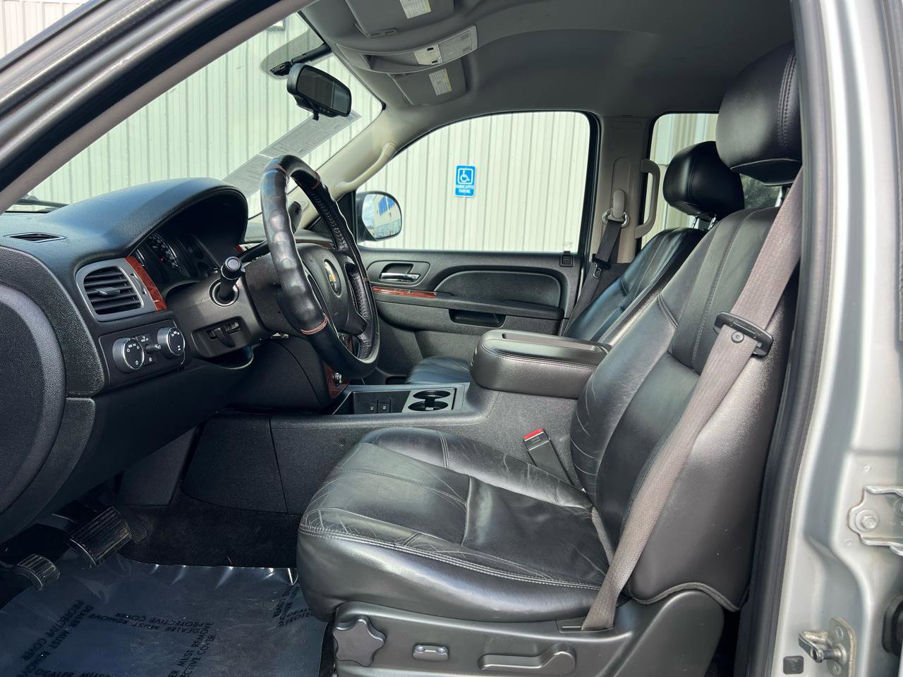 Used 2010 Chevrolet Tahoe LT AWD/4WD image 9