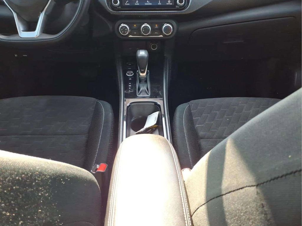 Used 2024 Nissan Kicks SV w/ Exterior Package FWD image 12