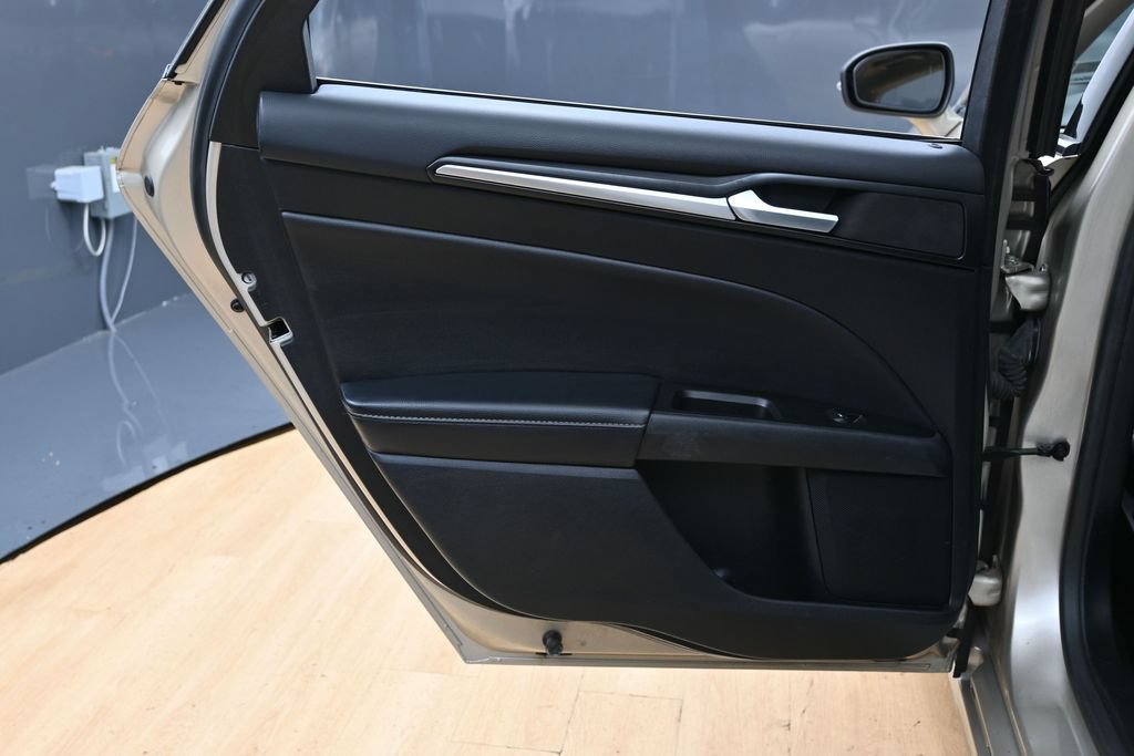 Used 2018 Ford Fusion Energi Titanium FWD image 34