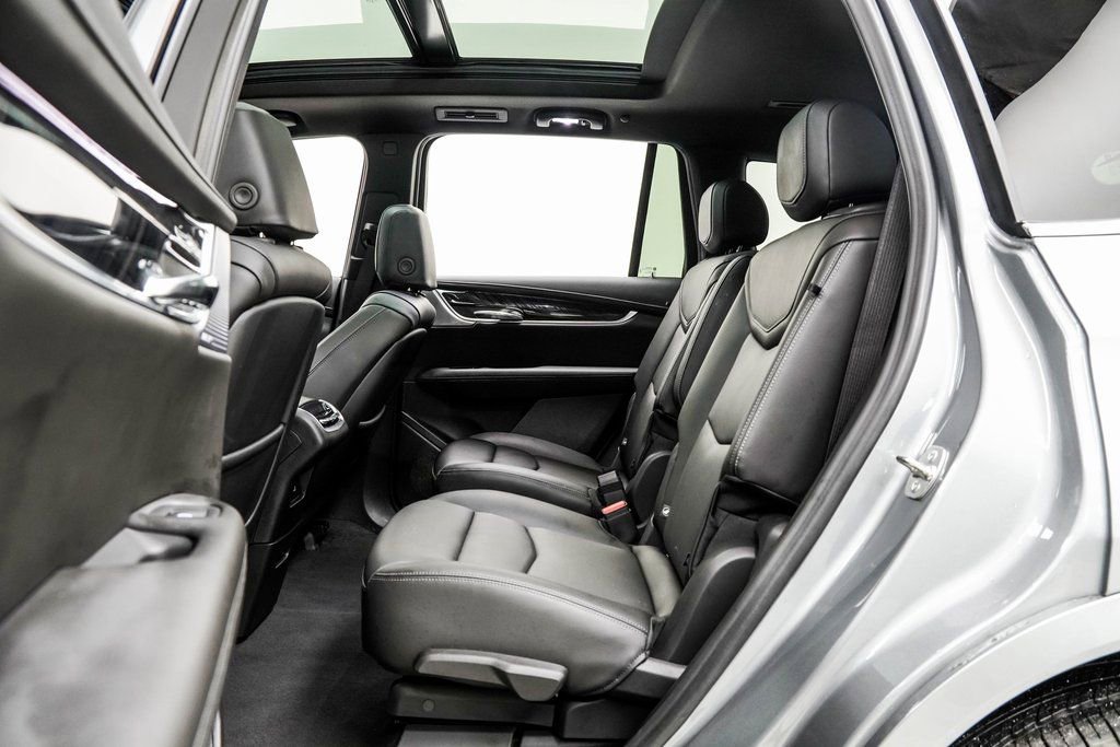 Used 2025 Cadillac XT6 Premium Luxury image 43