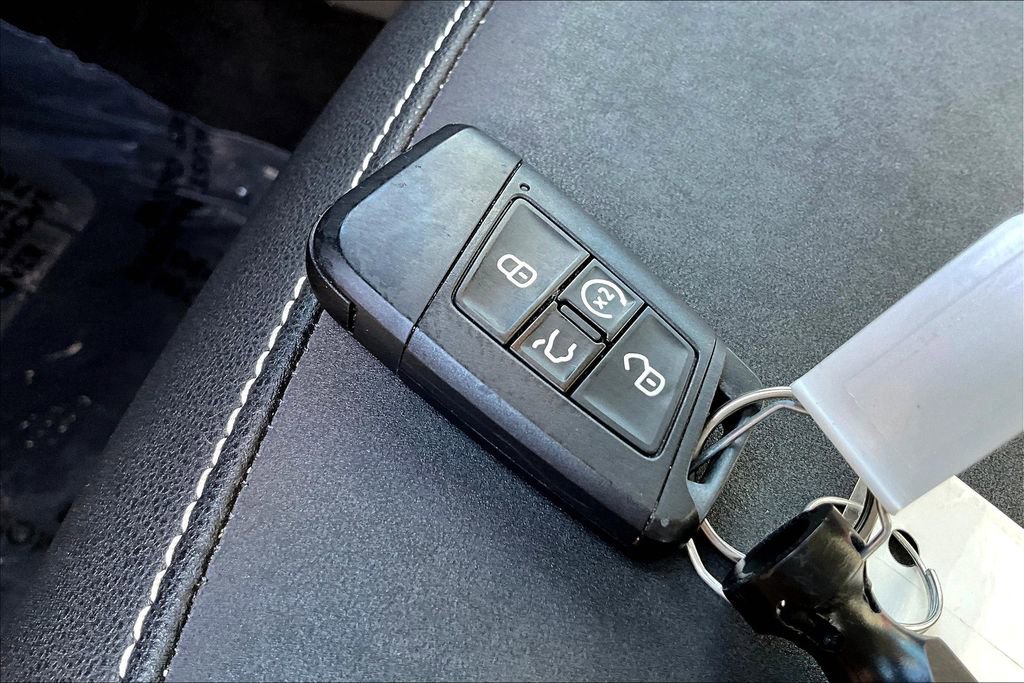 Used 2023 Volkswagen Taos SE image 10