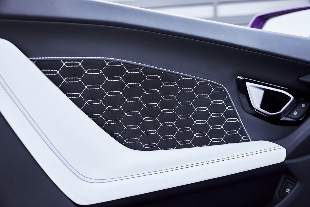 Used 2024 Lamborghini Huracan EVO image 36