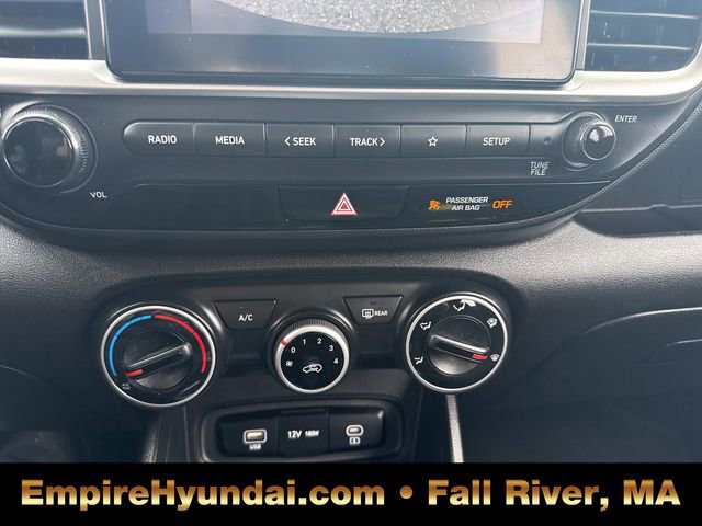 Used 2025 Hyundai Venue SE image 22