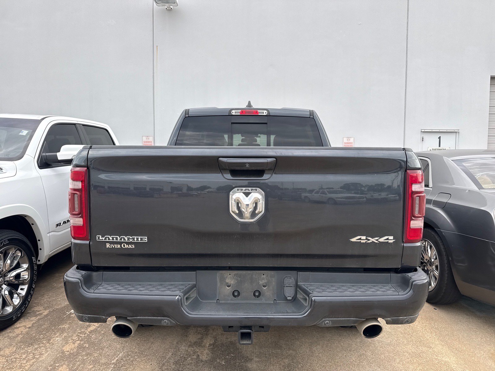 Used 2019 RAM 1500 Laramie w/ Sport Appearance Package AWD/4WD image 6