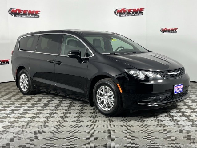 New 2026 Chrysler Voyager LX image 2