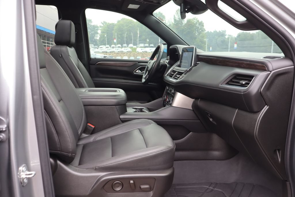 Used 2023 Chevrolet Tahoe Z71 w/ Z71 Off-Road Package AWD/4WD image 28