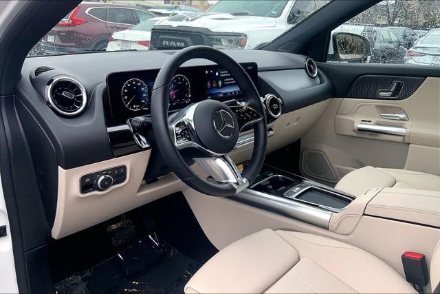 Used 2025 Mercedes-Benz GLA 250 4MATIC image 13