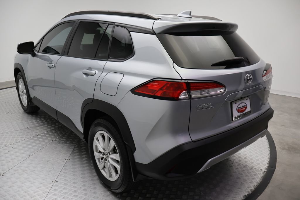 Certified 2024 Toyota Corolla Cross LE image 11