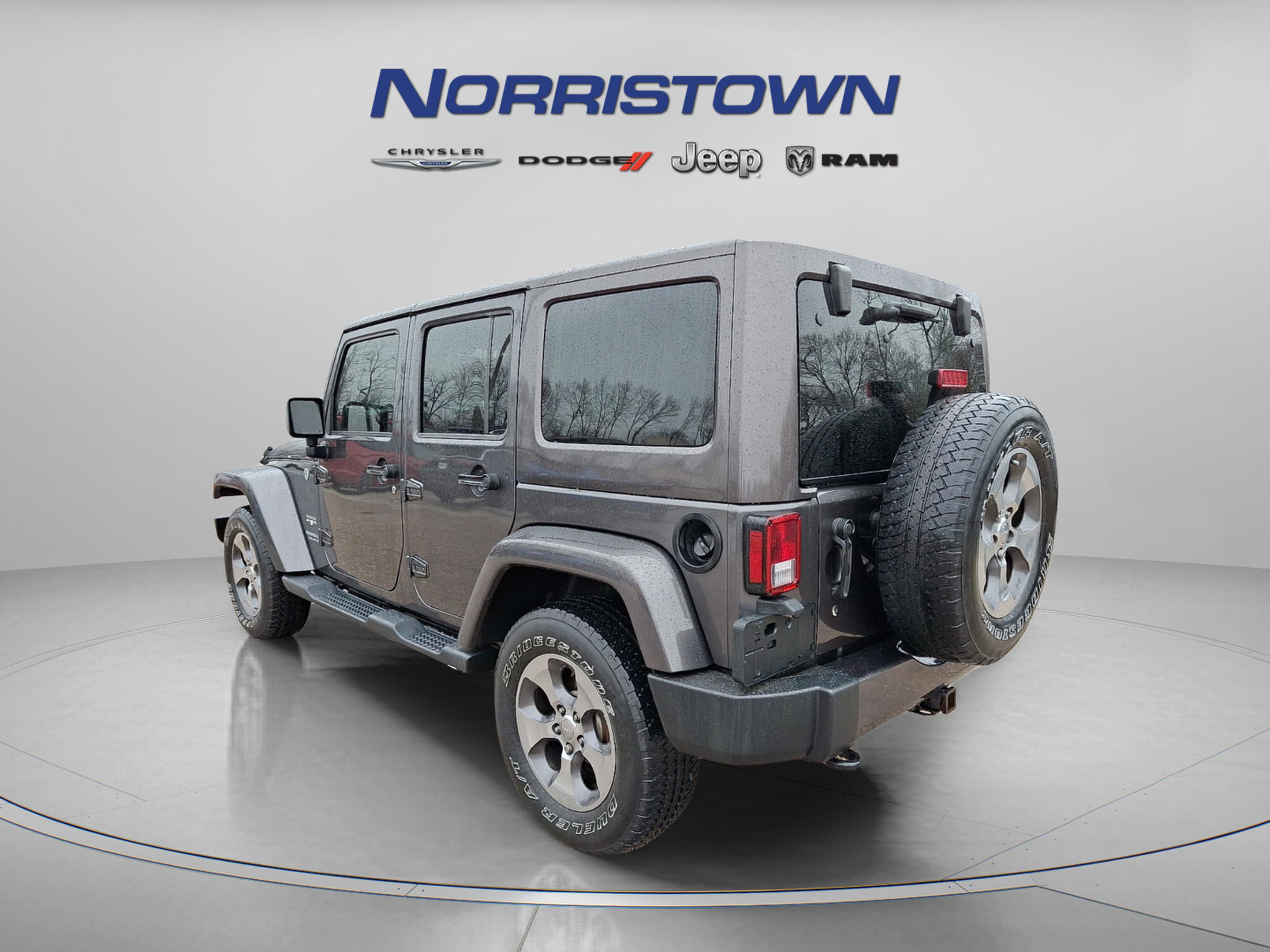Certified 2017 Jeep Wrangler Unlimited Sahara w/ Connectivity Group image 4