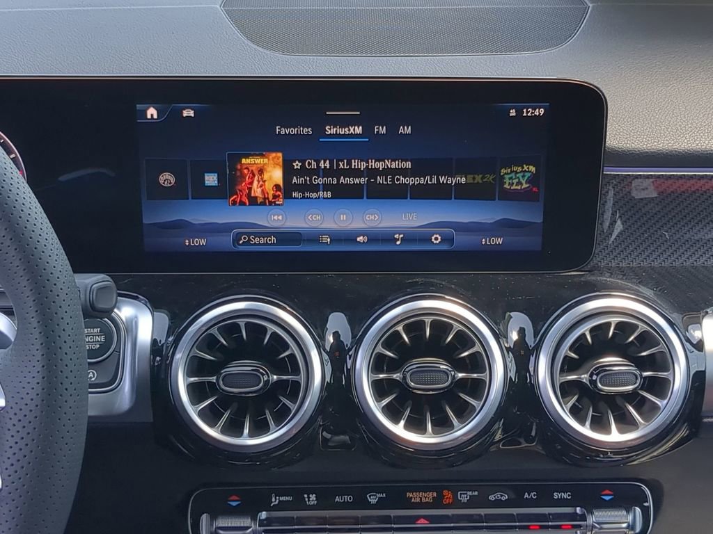 New 2024 Mercedes-Benz GLB 35 AMG 4MATIC image 15