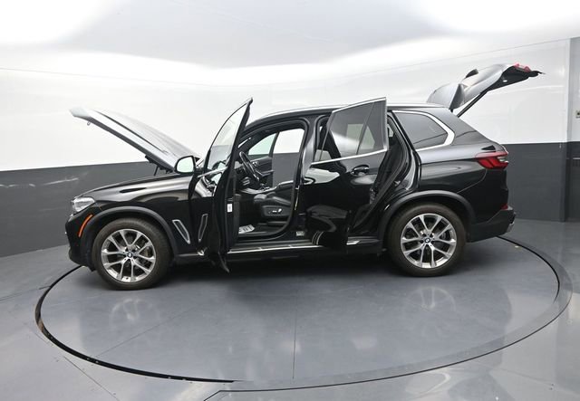 Used 2023 BMW X5 xDrive40i w/ Premium Package AWD/4WD image 33