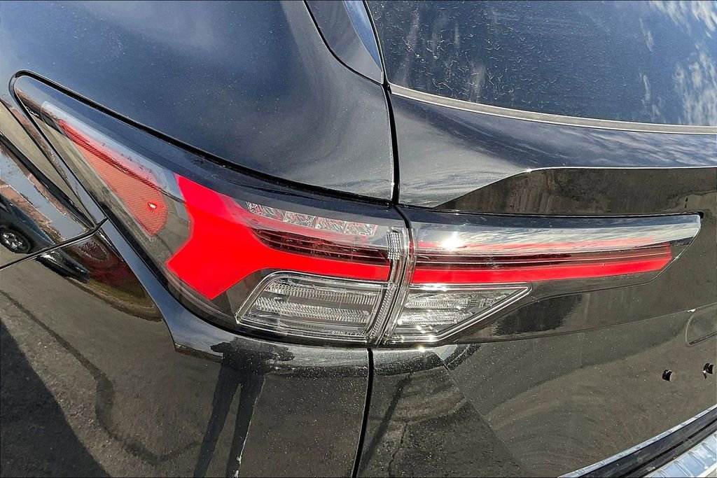 Used 2025 Mitsubishi Outlander SEL image 28