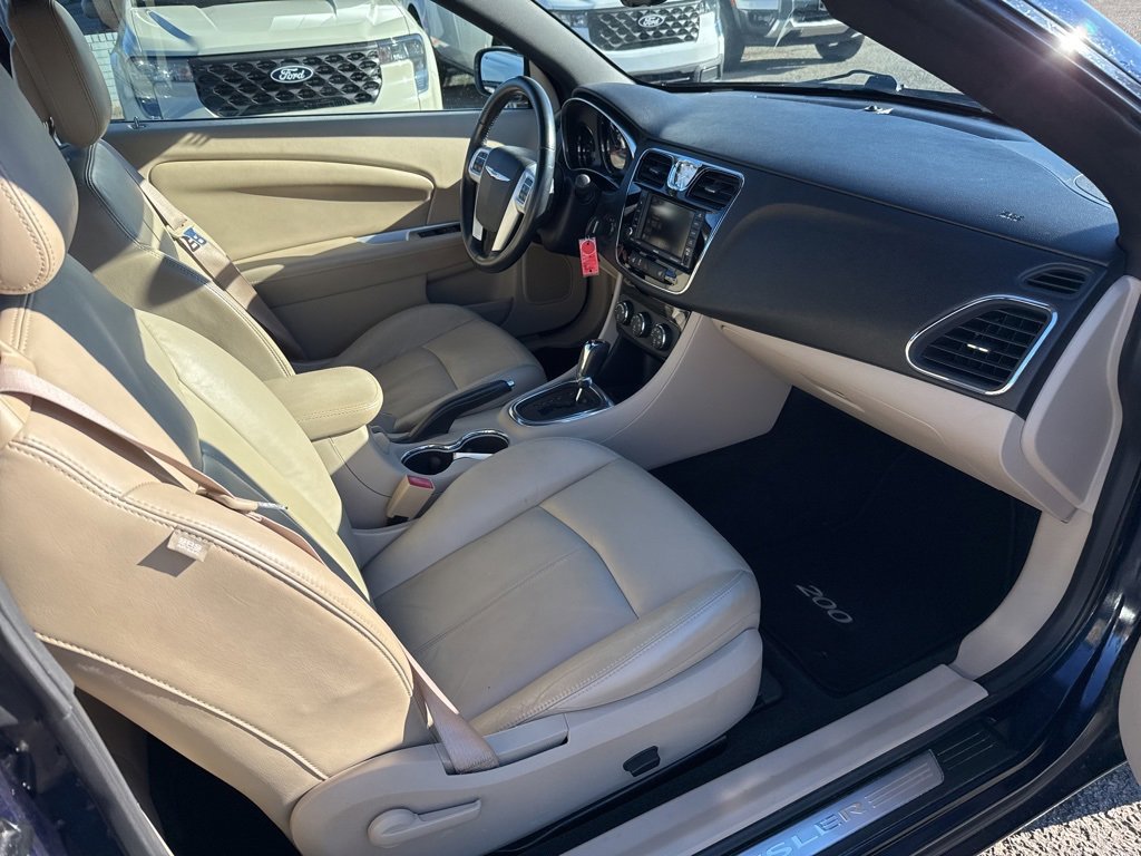 Used 2014 Chrysler 200 Limited image 14