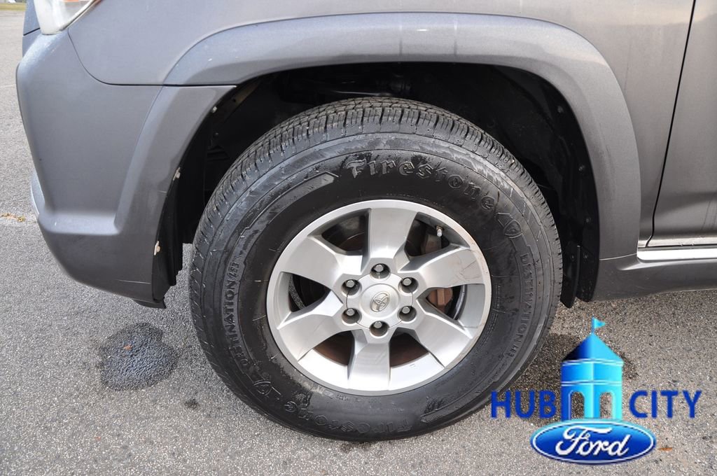 Used 2013 Toyota 4Runner SR5 w/ Convenience Pkg image 9