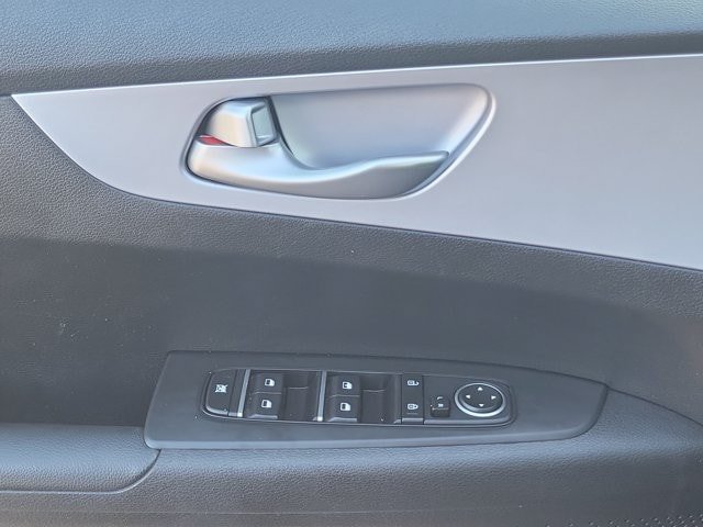 Used 2024 Kia Forte LXS w/ LXS Technology Package FWD image 22