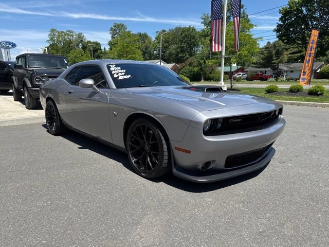 Used 2017 Dodge Challenger R/T Scat Pack RWD image 4