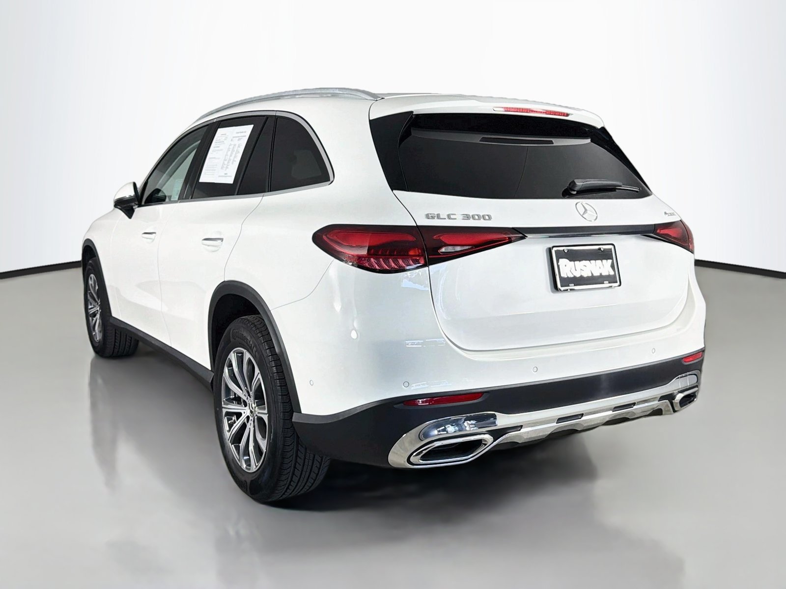 Used 2024 Mercedes-Benz GLC 300 4MATIC image 5