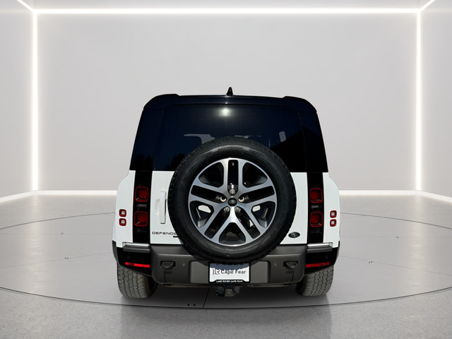 Used 2021 Land Rover Defender 110 X-Dynamic HSE AWD/4WD image 4