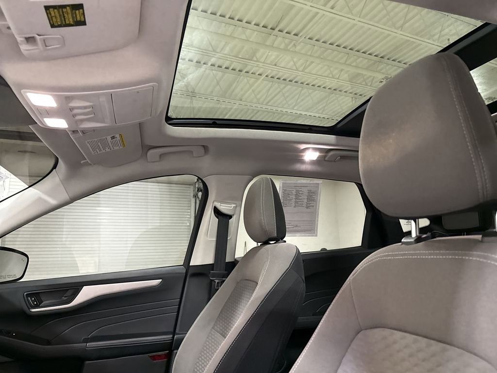 Used 2022 Ford Escape SE w/ SE Sport Appearance Package FWD image 20