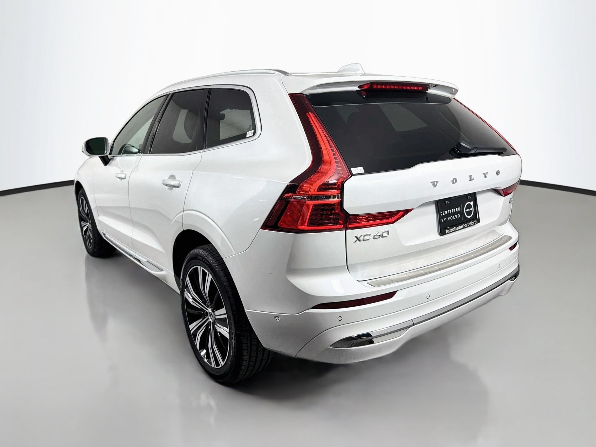 Certified 2023 Volvo XC60 B5 Plus w/ Protection Package Premier FWD image 8