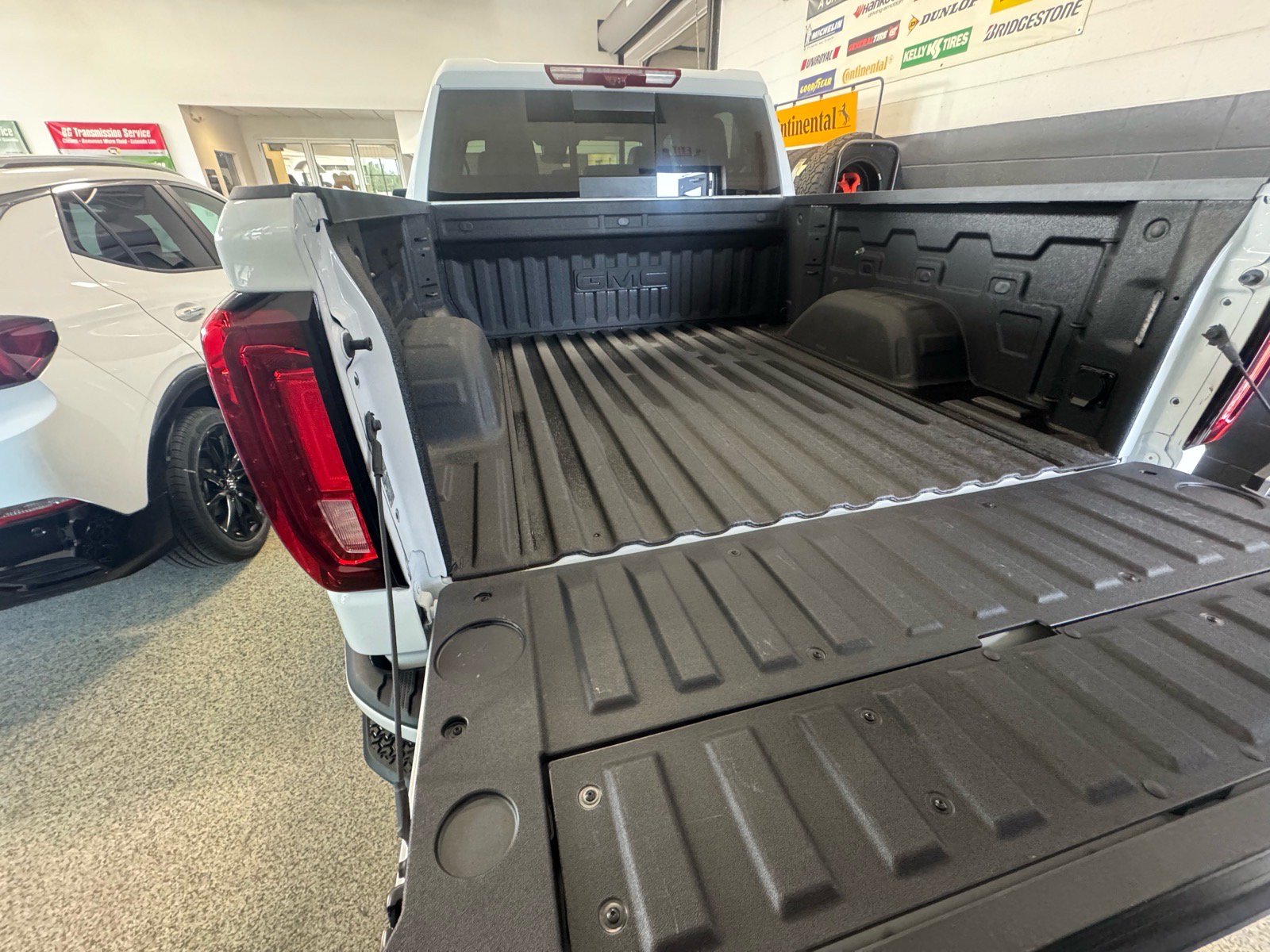 Used 2026 GMC Sierra 1500 AT4 w/ AT4 Premium Package AWD/4WD image 8