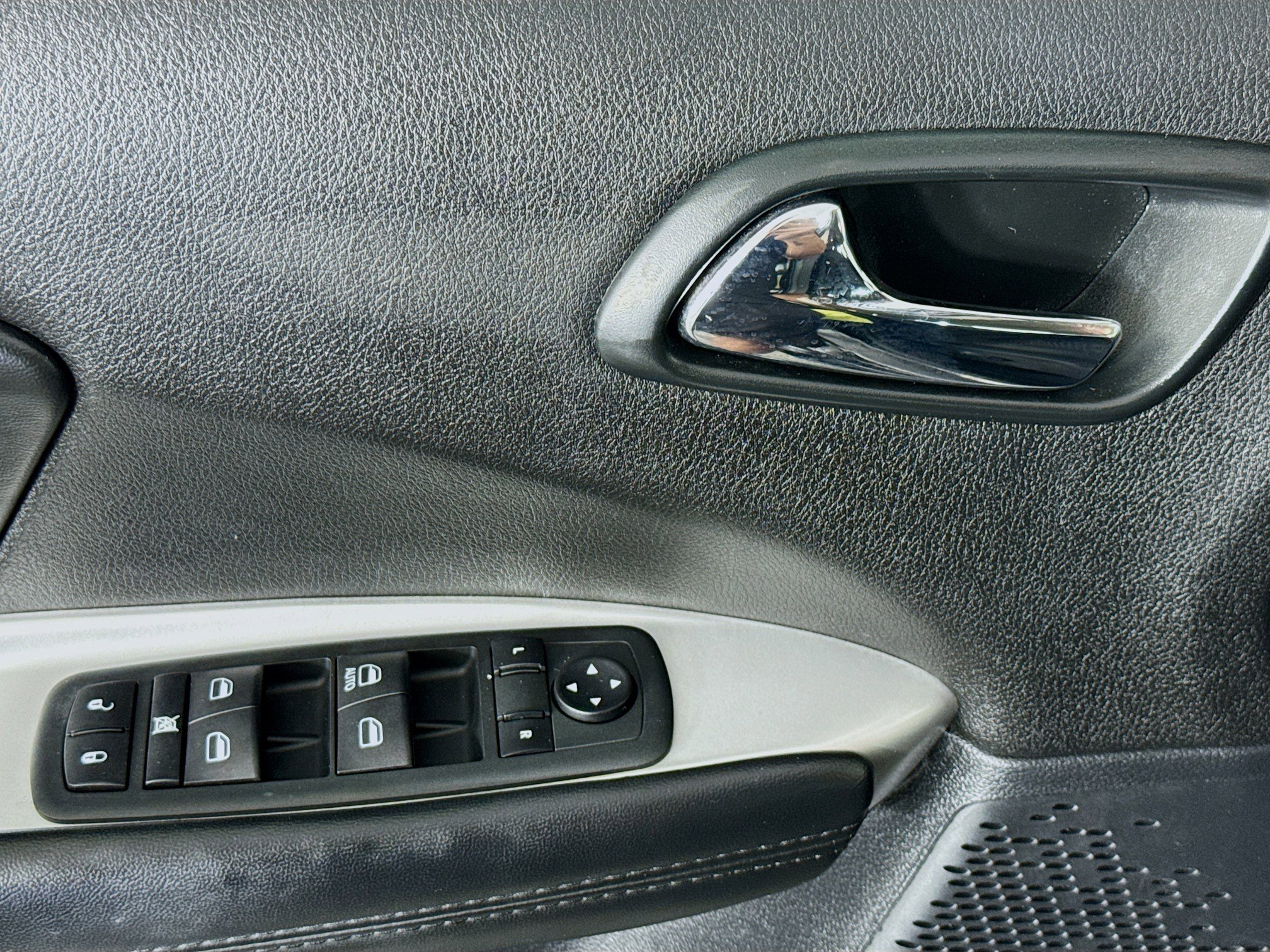 Used 2020 Dodge Journey SE w/ SE Popular Equipment Group image 23