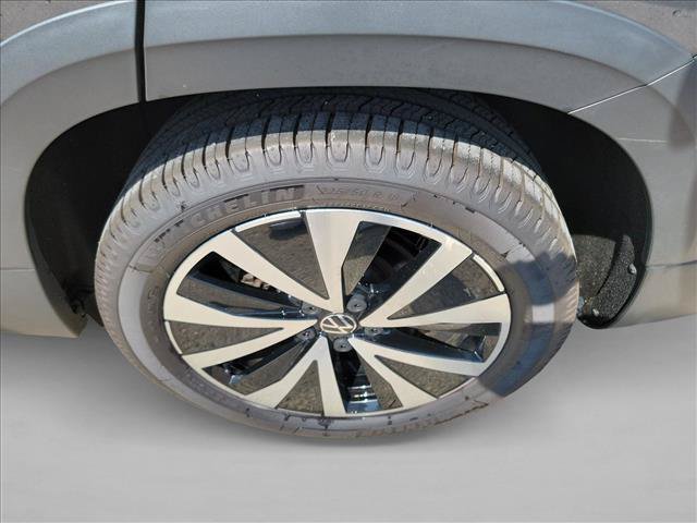 Used 2023 Volkswagen Taos SE AWD/4WD image 12