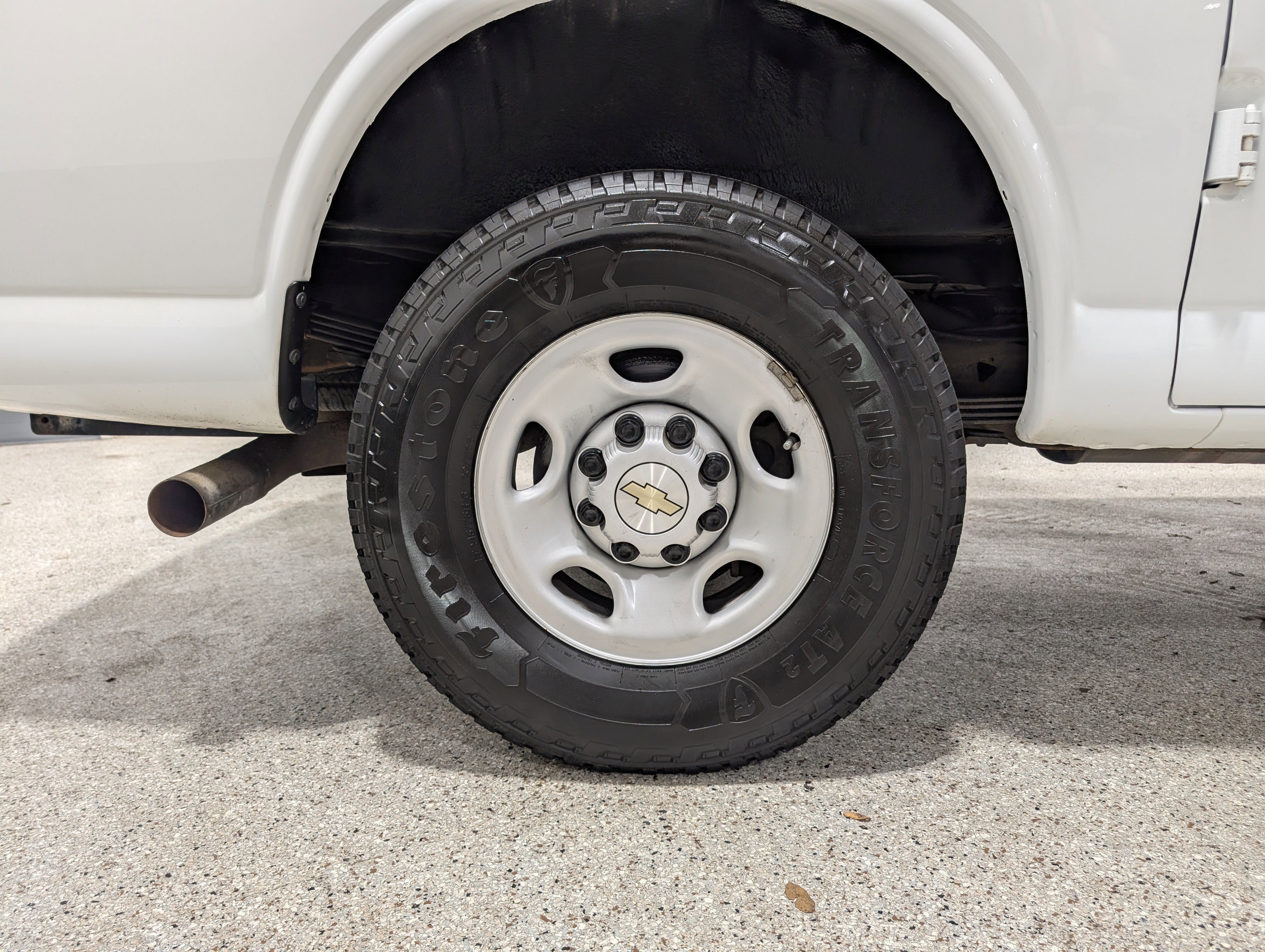 Used 2022 Chevrolet Express 3500 w/ Driver Convenience Package image 10