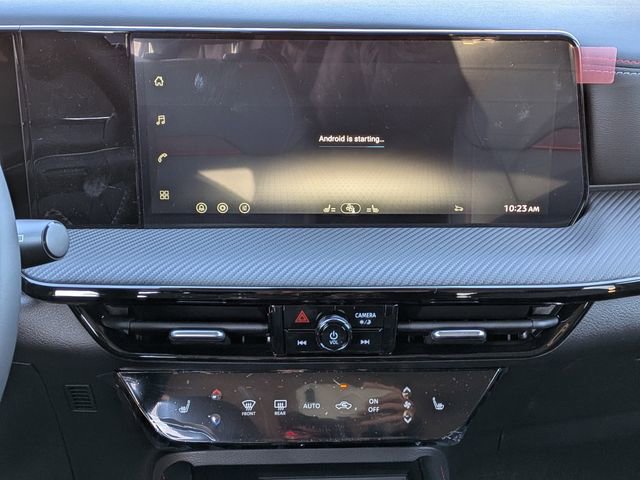 New 2026 Nissan Kicks SR w/ Cold Weather Package image 13