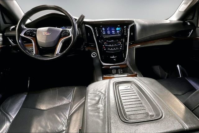 Used 2018 Cadillac Escalade Luxury image 9