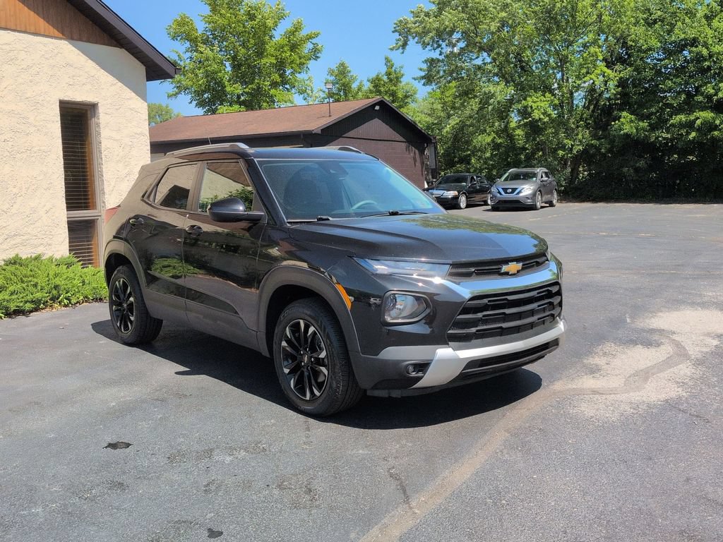 Used 2022 Chevrolet TrailBlazer LT AWD/4WD image 3