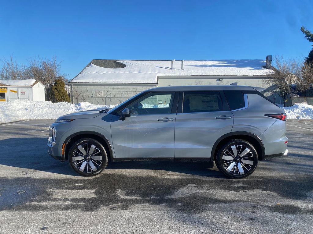 New 2026 Mitsubishi Outlander SE image 9