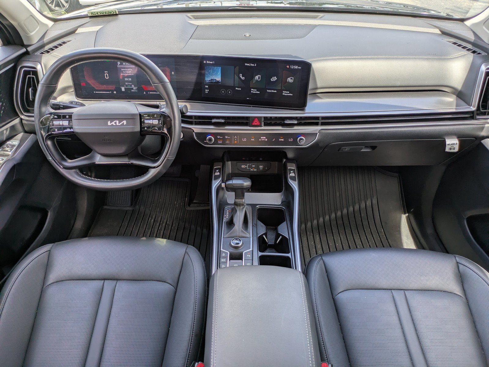 Certified 2026 Kia Sorento S w/ S Panoramic Sunroof Package FWD image 12