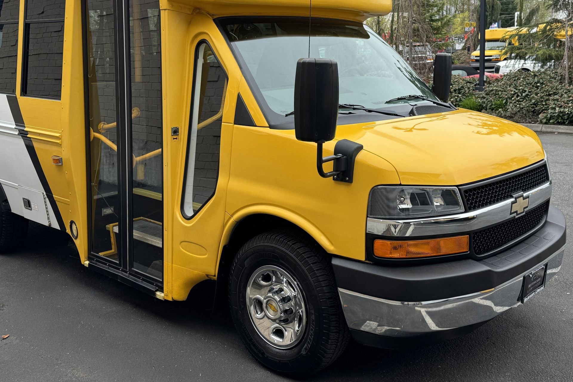 Used 2014 Chevrolet Express 3500 RWD image 9